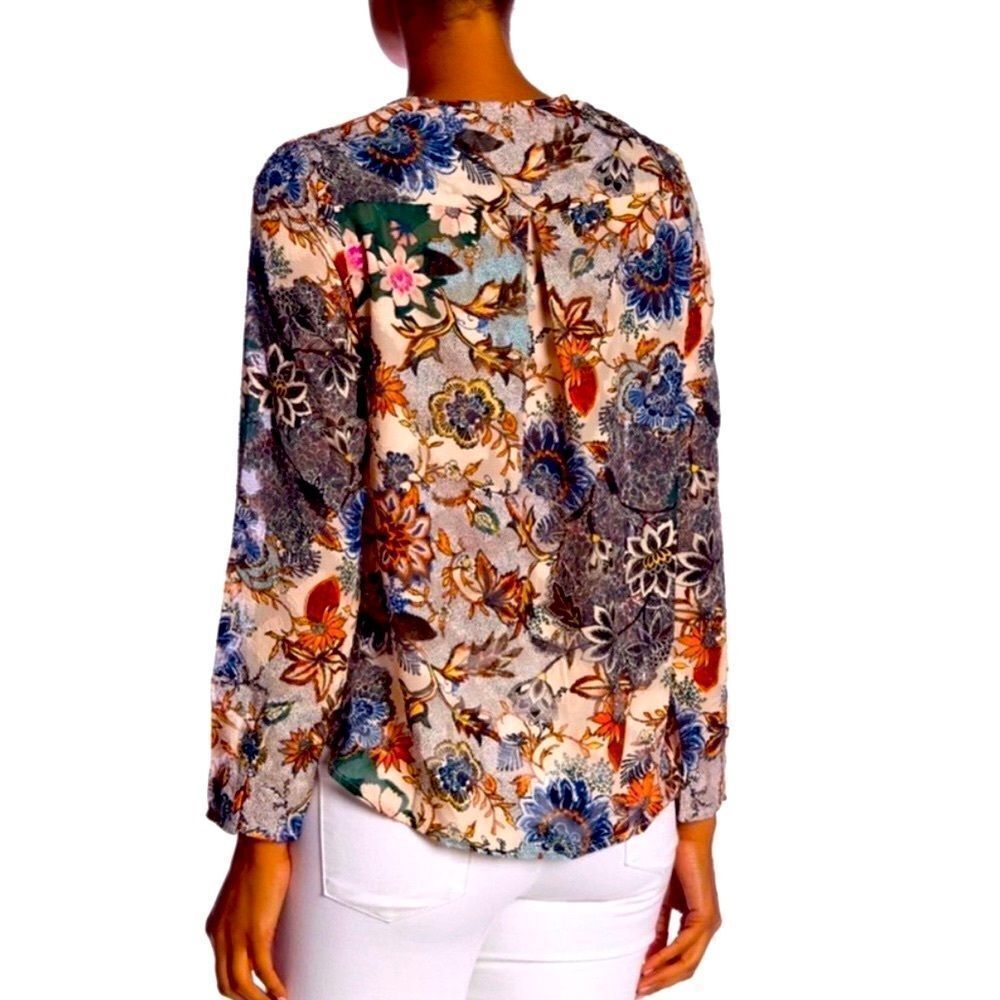 Rachel Roy V- Neck Long Sleeve Floral Textured Lightweight Blouse NEW - Picture 2 of 4